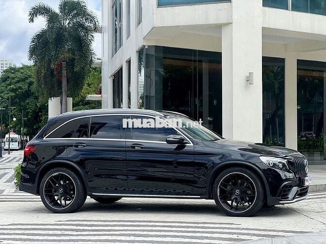 Mercedes GLC250 độ Full GLC63s màu Đen