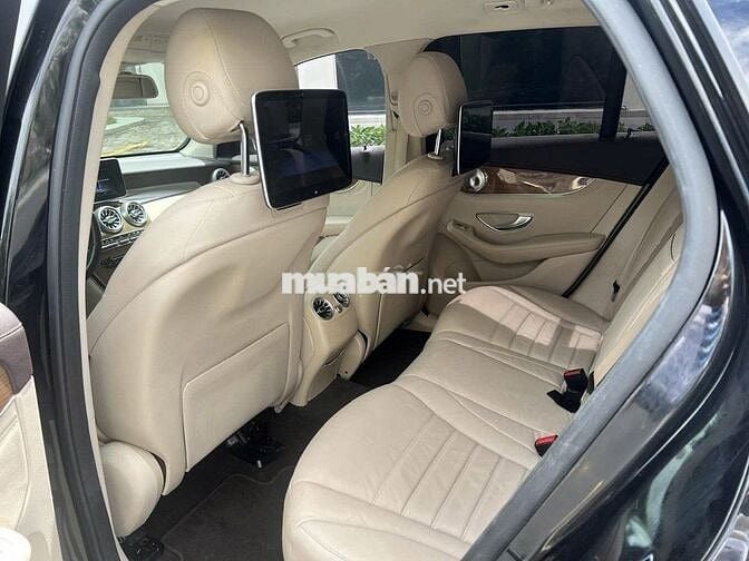Mercedes GLC250 độ Full GLC63s màu Đen