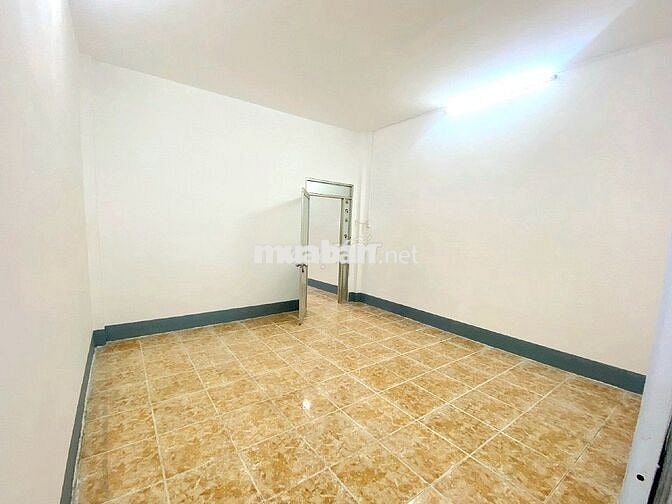 Cho thuê nhà 4m x 15m, 1 lầu hẻm Hoàng Sa quận Tân Bình
