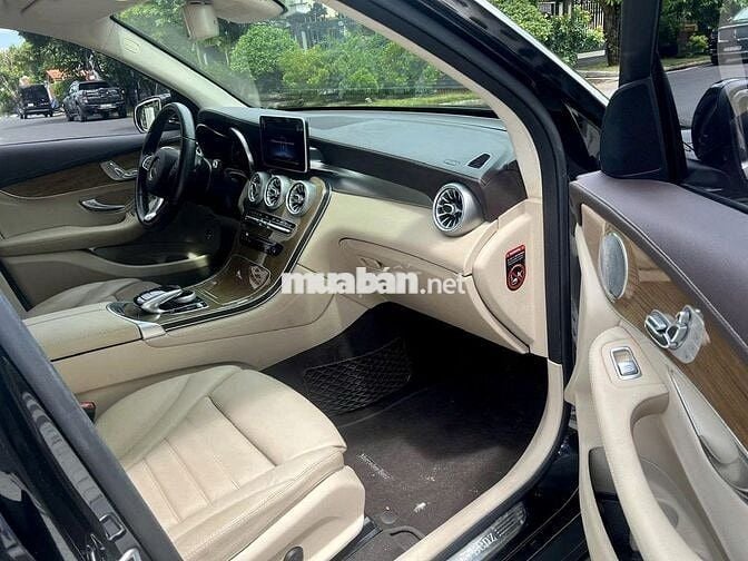 Mercedes GLC250 độ Full GLC63s màu Đen