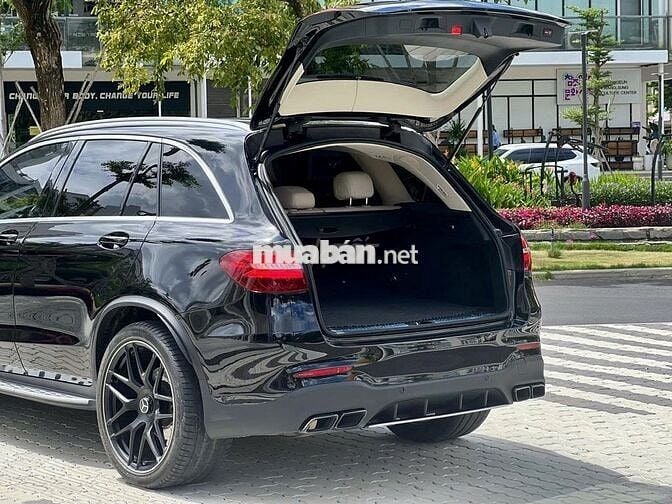 Mercedes GLC250 độ Full GLC63s màu Đen