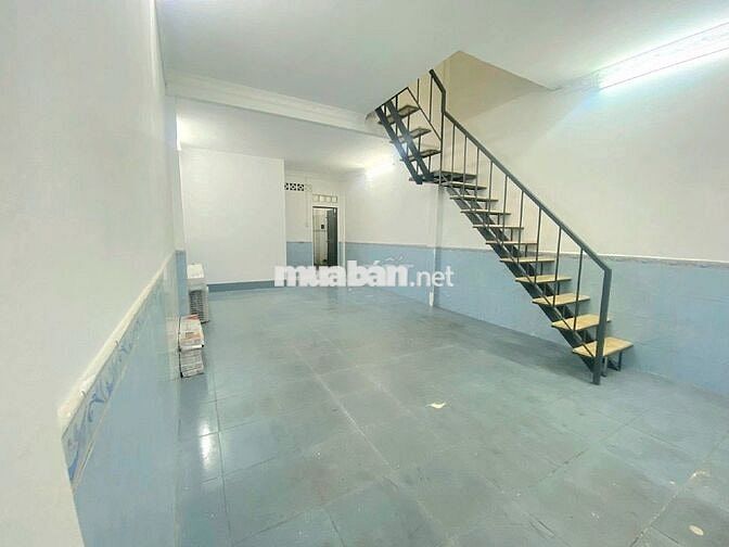 Cho thuê nhà 4m x 15m, 1 lầu hẻm Hoàng Sa quận Tân Bình