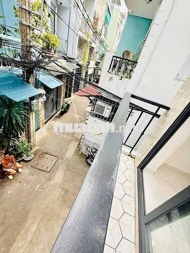 Bán nhà view góc thoáng mát 136 Nguyễn Thị Tần P2 Q8