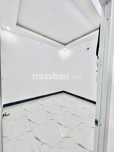 Nhà Mới Sạch Sẻ DT 4x16 1Trệt 1Lửng 2Pn 2Wc Sân Rộng Gần Chợ Cầu Đồng