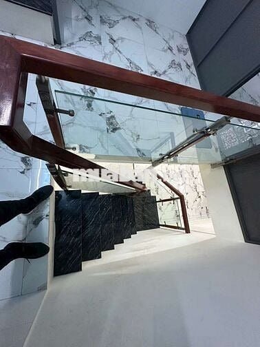 Nhà Mới 2 Lầu Hẻm Thông Nguyễn Tri Phương Q10. Giá 4 tỷ 680