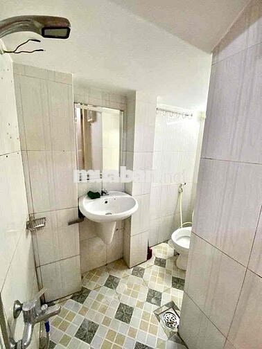 NHÀ NC 3 TẦNG 4PN2WC RỘNG RÃI THOÁNG MÁT • P6 Q.11 • CHỈ 10TR/THÁNG