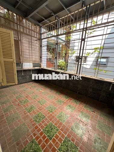 Cho thuê nhà, 90m2, 3 tầng 5 ngủ, sân vườn, Thanh Xuân