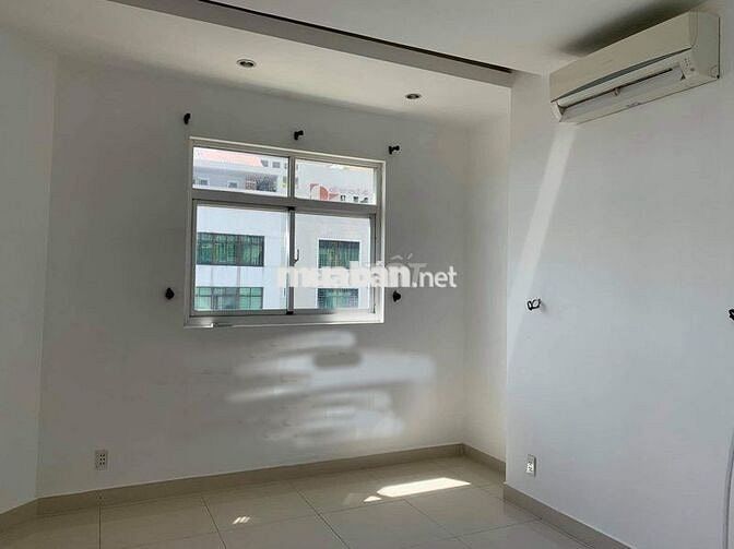 Cần bán nhanh căn hộ Cao Ốc H2 Hoàng Diệu, 134m2 3PN 2WC giá 7 tỷ.