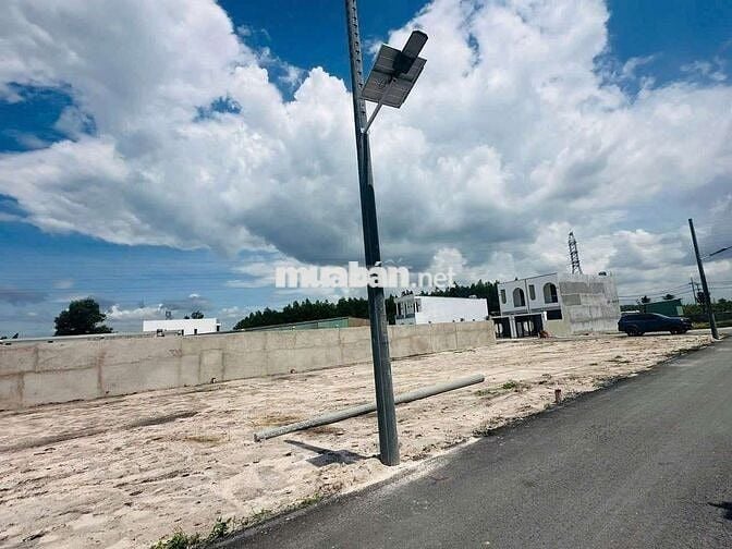 HÀNG HIẾM LONG THÀNH CÁCH SÂN BAY CHỈ 5KM