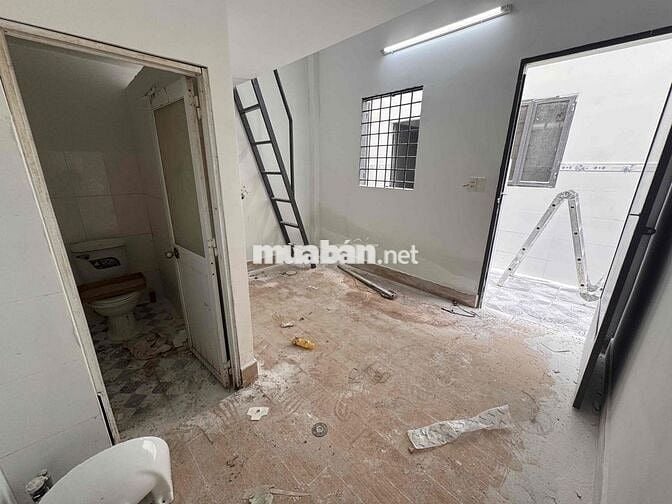 DÃY PHÒNG TRỌ MỚI XÂY NẰM ĐỐI DIỆN ETOWN THUẬN TIỆN QUA NHÀ GA T3