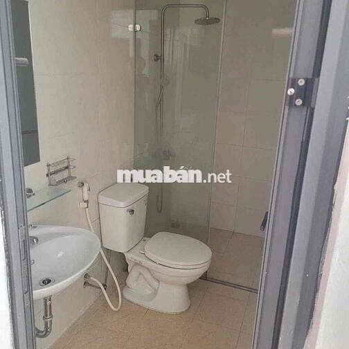 chính chủ cho thuê căn hộ chung cư 65m2 trung tâm phường Thanh Xuân