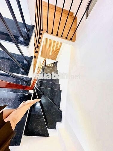 Văn Chương, diện tích 15/20m2, 5 tầng, 3 ngủ, giá 4,8 tỷ