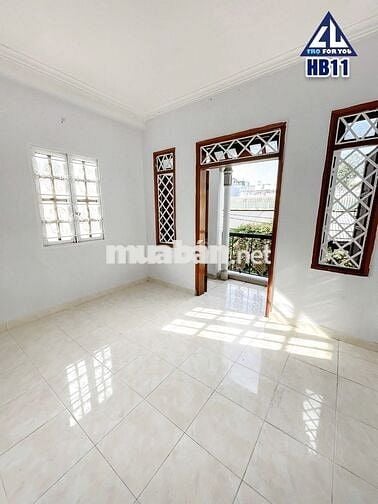 Phòng Ban công Giá Rẻ Ngay Lê Văn Thọ