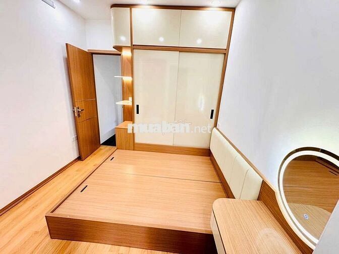 Văn Chương, diện tích 15/20m2, 5 tầng, 3 ngủ, giá 4,8 tỷ