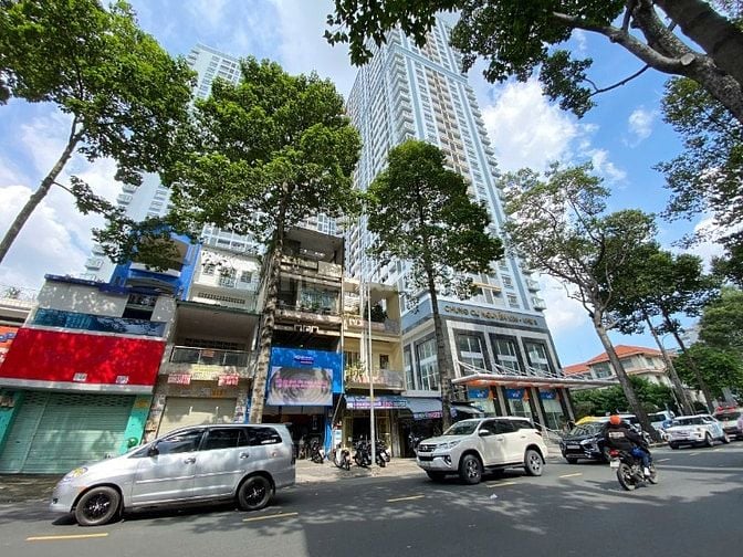 Bán gấp nhà MT Lý Thường Kiệt DT 7m x 15m CTXD Hầm 7 Tầng Giá 48 tỷ