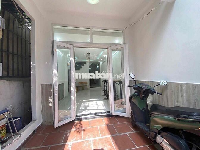 NHÀ HẺM XE HƠI - HOÀNG HOA THÁM , PHÚ NHUẬN , 4 phòng , 19tr/th