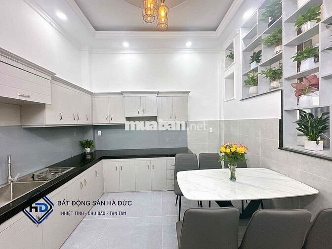 Nhà trệt 3 lầu hẻm 8m khu nhà lầu gần trường Nguyễn Trung Trực