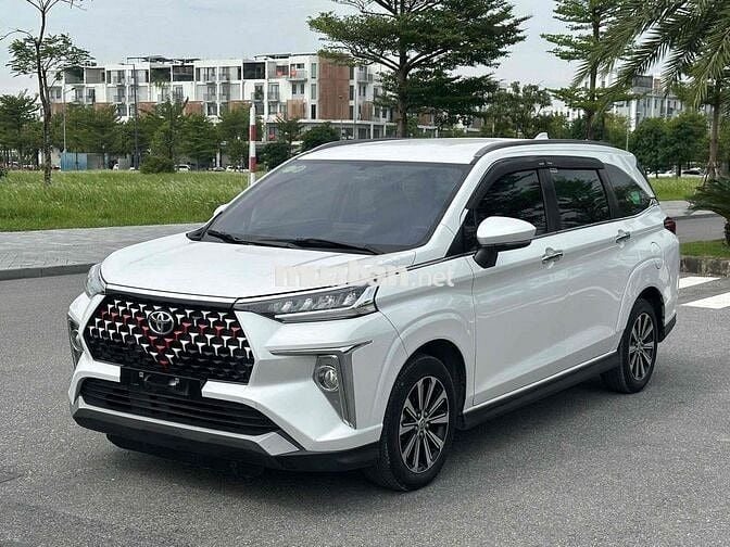 Toyota Veloz Cross 2022 CVT - 62000 km bao zin