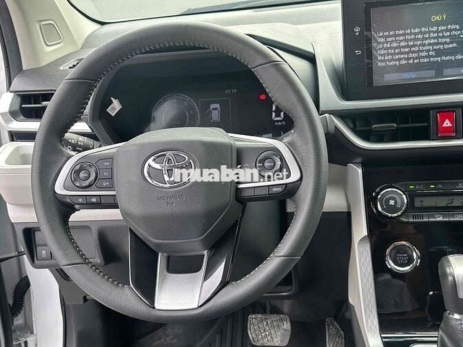 Toyota Veloz Cross 2022 CVT - 62000 km bao zin