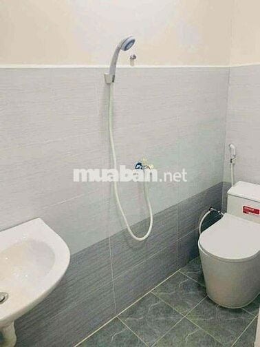 PHÒNG BAN CÔNG MỚI XÂY GIÁ RẺ CÓ MÁY LẠNH - THANG MÁY - MẶT TIỀN ĐƯƠNG