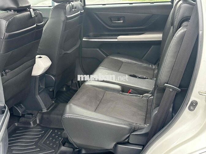 Toyota Veloz Cross 2022 CVT - 62000 km bao zin