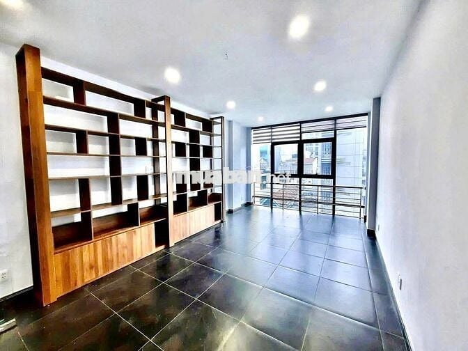 NHÀ ĐẸP ỐP KÍNH -Thăng Long P4 Q.TB - 4,5 x 20m có thang máy