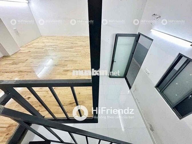 PHÒNG CÓ GÁC CÓ MÁY LẠNH CỬA SỔ TRỜI NGAY GẦN ĐẦM SEN ĐH SƯ PHẠM