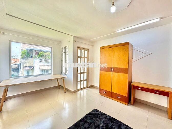 CĂN HỘ BANCON CỬA SỔ THOÁNG VIEW ĐẸP NGAY TRUNG TÂM PHÚ NHUẬN