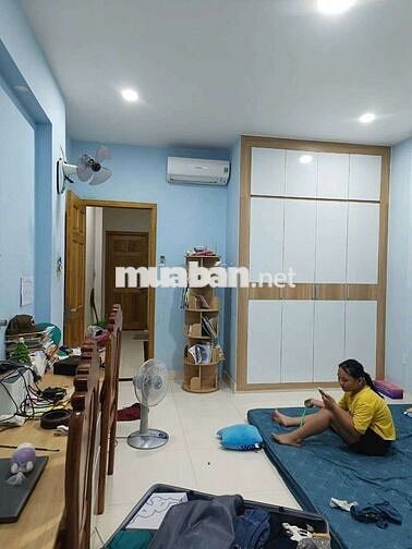 Nhà 1 trệt 2 lầu sân thượng hẻm bình thành BHH B bình tân