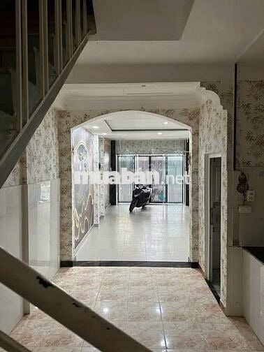 Cho thuê nhà mặt tiền đường Lam sơn, dt 4x18 trệt 2 lầu