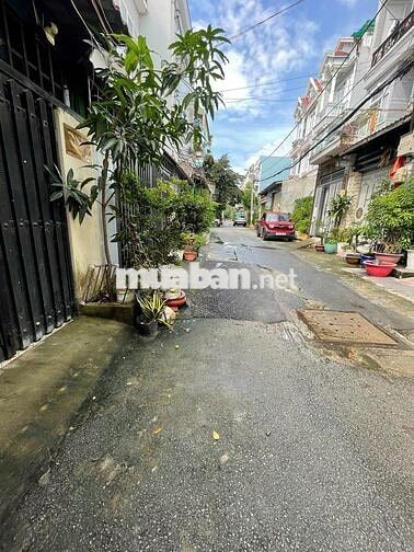 BÁN NHÀ HẺM 2266 HUỲNH TẤN PHÁT