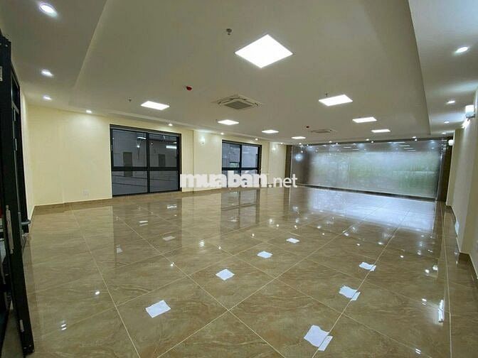 HOT! Cho thuê tòa nhà VP mặt phố Lý Thường Kiệt. DT525m2, MT11m,13T+3H