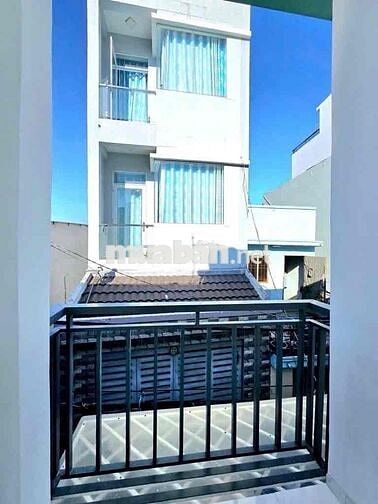 Bán Nhà Hẻm Lớn , Huỳnh Tấn Phát, 40m2 DTSD, Giá 2Tỷ Hơn