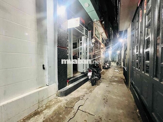 Cho thuê nhà nguyên căn có nội thất 3 tầng Tô Hiến Thành Q10 2PN 2WC