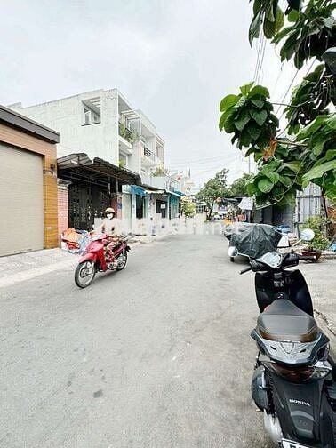 NHÀ MẶT TIỀN GIÁP HÀ ĐẶC MỚI ĐẸP