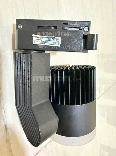 Đèn rọi ray Verona Lighting đen 12W/bóng (5 bóng)