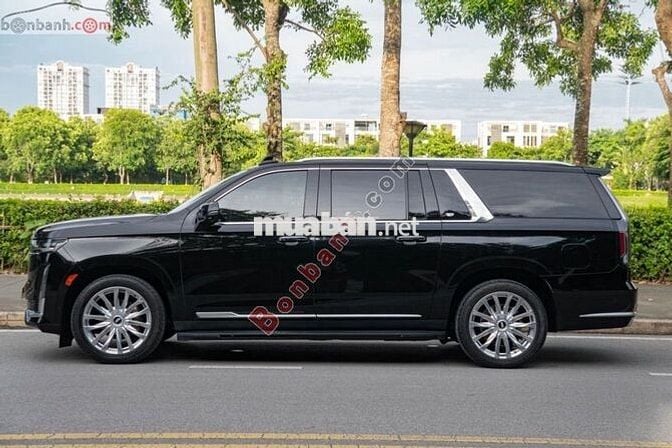 Cadillac Escalade Premium Luxury ESV AWD 2021