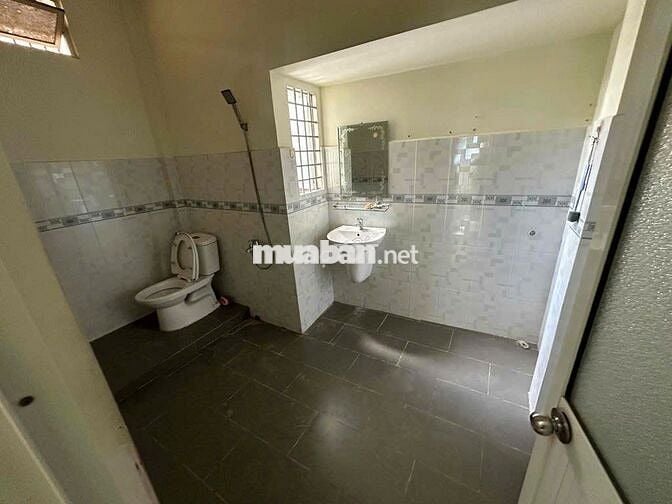 cho thuê nhà mới, đường Lê Đại Hành - DT: 4x13m, 4 pn, 3wc