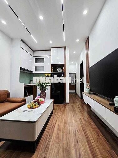 Tập thể phố Chùa Láng, đống Đa. 2n 2vs. Giá 3.98 tỷ