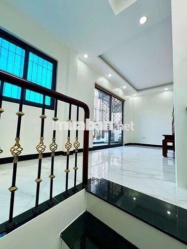 VĂN CAO, TRUNG TÂM BA ĐÌNH - NHÀ MỚI ĐẸP Ở NGAY- CỰC GẦN Ô TÔ, GIÁ TỐT