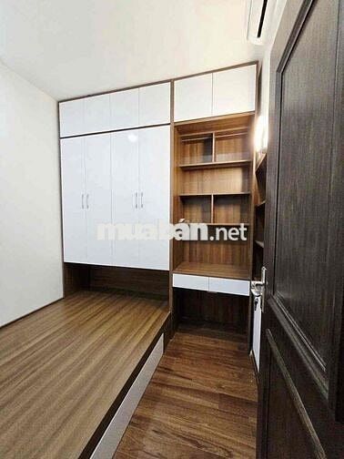 Tập thể phố Chùa Láng, đống Đa. 2n 2vs. Giá 3.98 tỷ