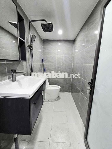 Tập thể phố Chùa Láng, đống Đa. 2n 2vs. Giá 3.98 tỷ