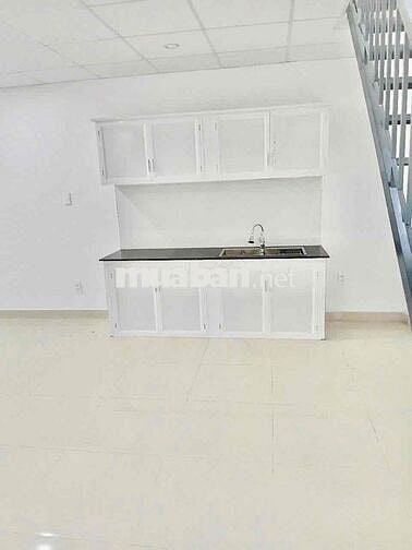 Nhà Trệt Trống Xuốt DT 150m2 Hợp Kho Hàng Ở KD Online Hẻm 5 Tấn