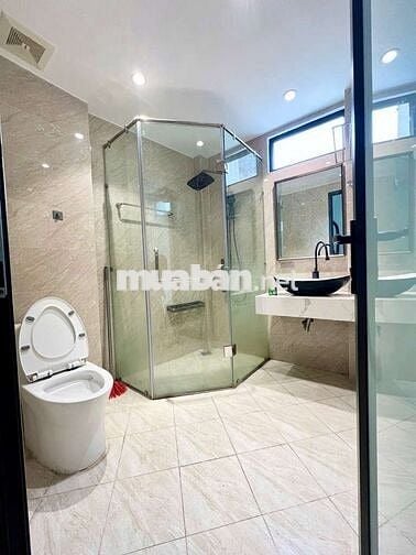 VĂN CAO, TRUNG TÂM BA ĐÌNH - NHÀ MỚI ĐẸP Ở NGAY- CỰC GẦN Ô TÔ, GIÁ TỐT