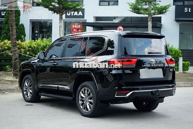 Xe Toyota Land Cruiser VXR 3.5 V6 2024