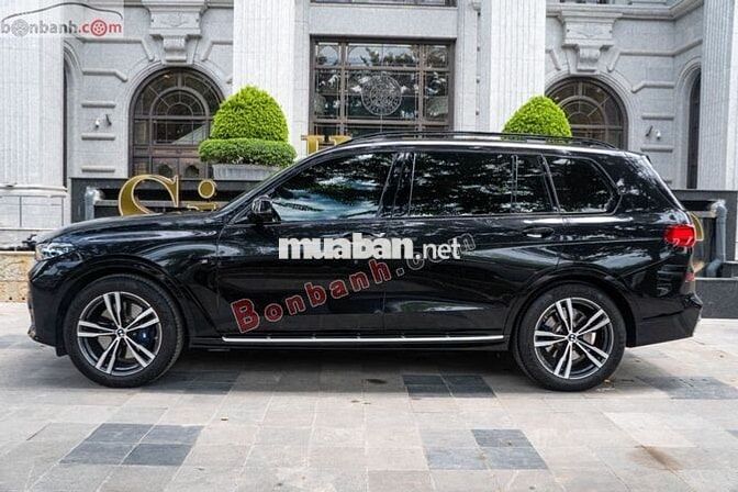 Xe BMW X7 xDrive40i M Sport 2022 - 3 Tỷ 999 Triệu