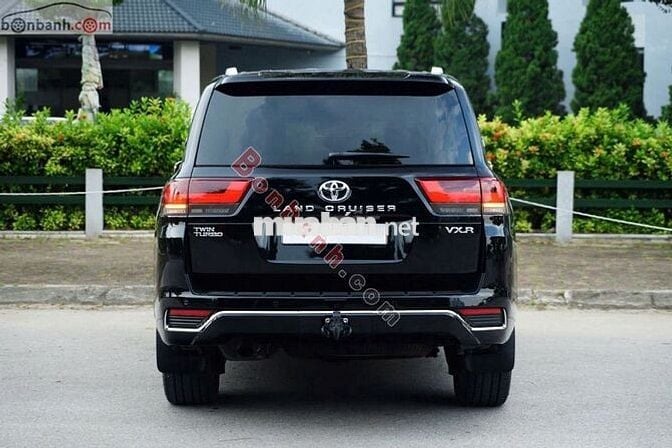 Xe Toyota Land Cruiser VXR 3.5 V6 2024