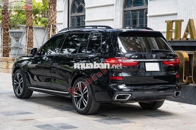Xe BMW X7 xDrive40i M Sport 2022 - 3 Tỷ 999 Triệu