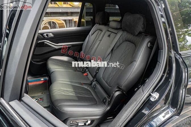 Xe BMW X7 xDrive40i M Sport 2022 - 3 Tỷ 999 Triệu