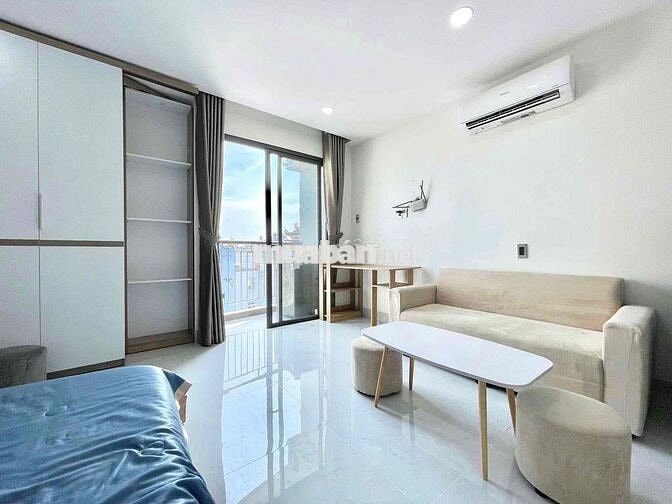 STUDIO BAN CÔNG - FULL NỘI THẤT - ĐI BỘ QUA ĐH VLU CS3